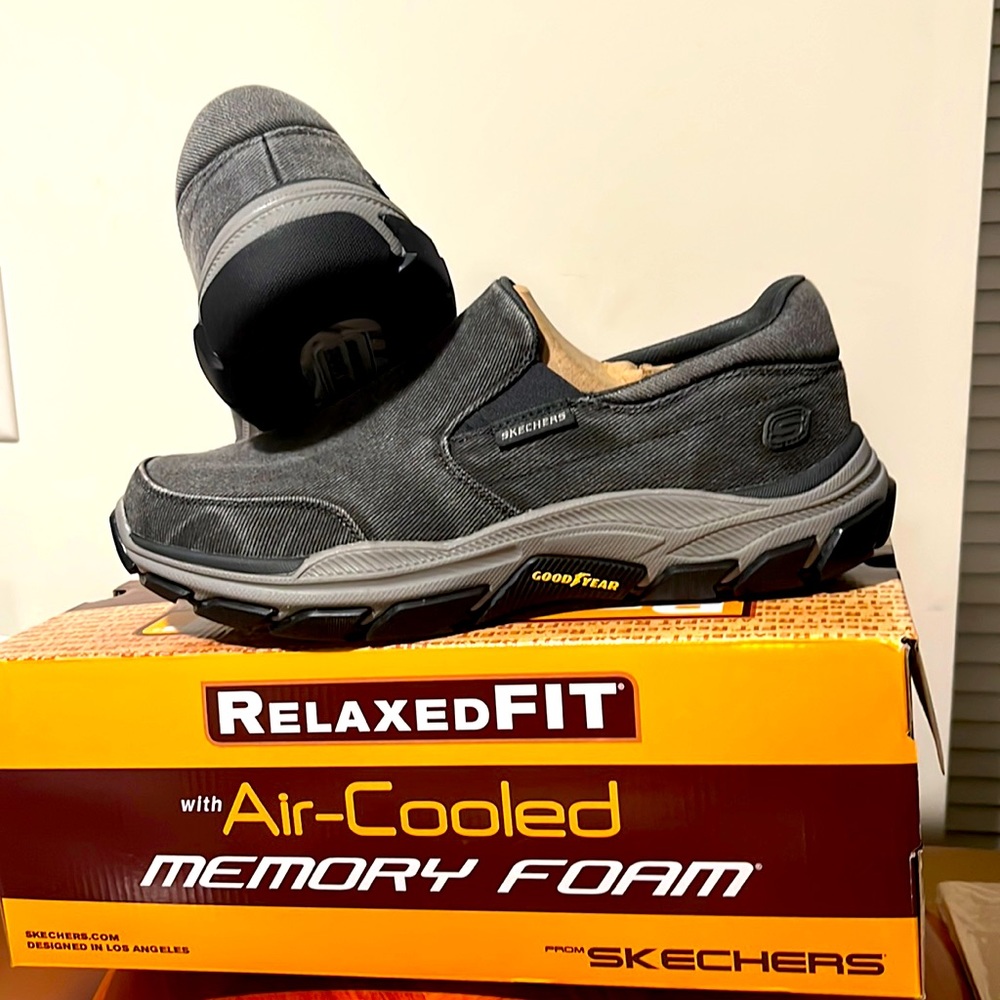 These are some brand-spanking new Skechers Men's Casual slide-in athletic shoes